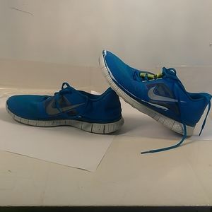 SIZE US 11 NIKE SHOES F16